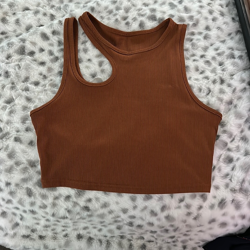 reddish brown crop top